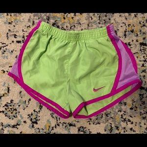 Nike - active shorts - good condition